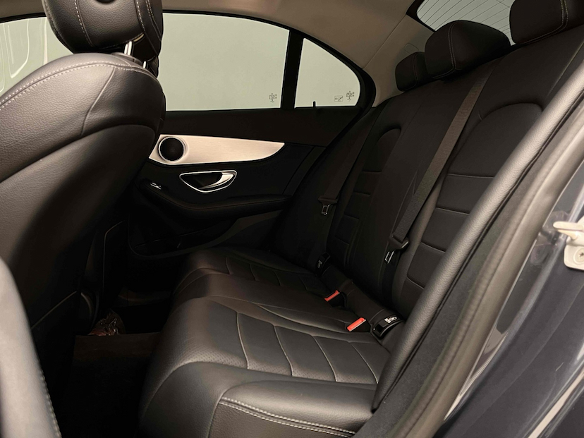 Foto do veículo MERCEDES-BENZ C 180 1.6 CGI 16V TURBO GASOLINA 4P AUTOMÁTICO 2015 21.820 KM 105.900,00