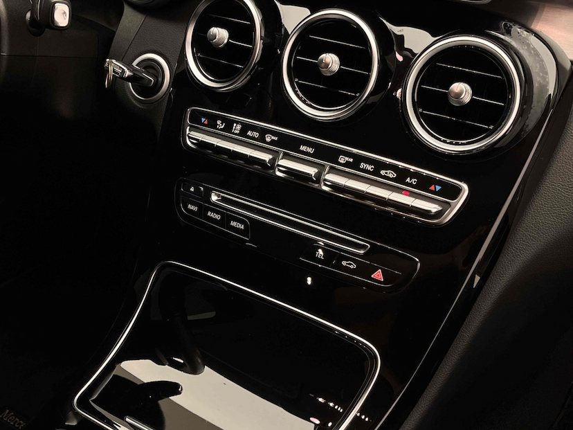 Foto do veículo MERCEDES-BENZ C 180 1.6 CGI 16V TURBO GASOLINA 4P AUTOMÁTICO 2015 21.820 KM 105.900,00