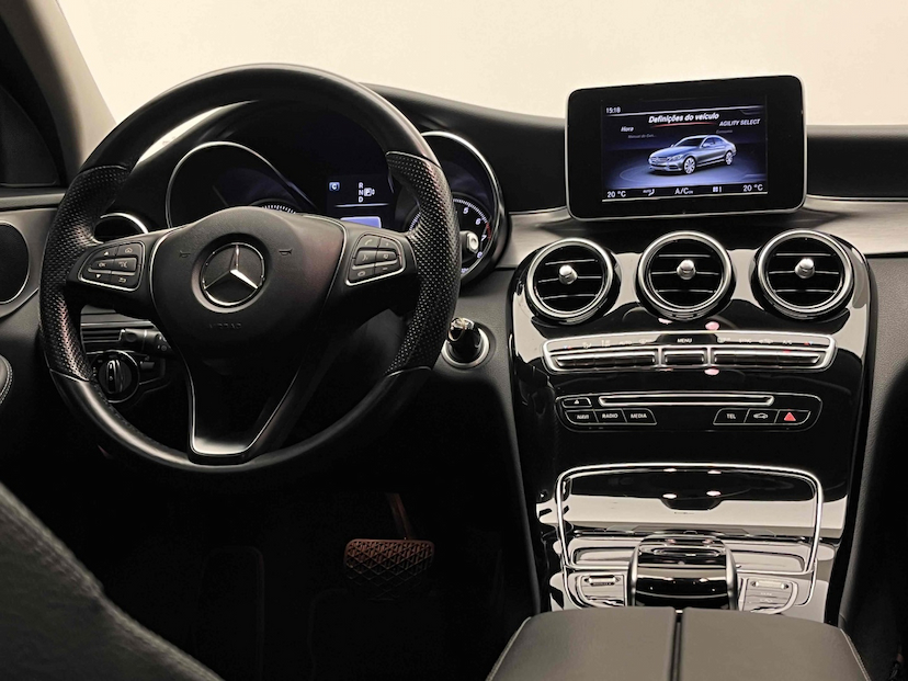 Foto do veículo MERCEDES-BENZ C 180 1.6 CGI 16V TURBO GASOLINA 4P AUTOMÁTICO 2015 21.820 KM 105.900,00