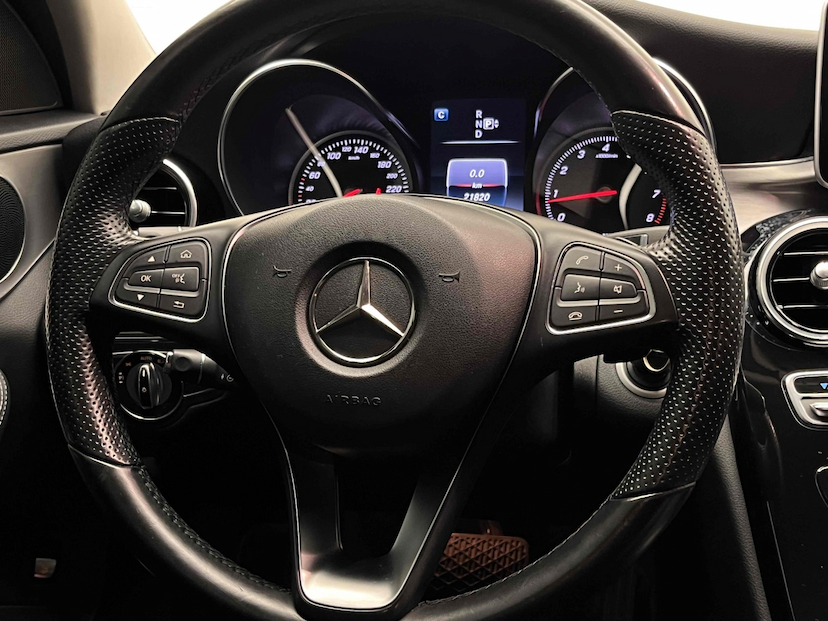 Foto do veículo MERCEDES-BENZ C 180 1.6 CGI 16V TURBO GASOLINA 4P AUTOMÁTICO 2015 21.820 KM 105.900,00