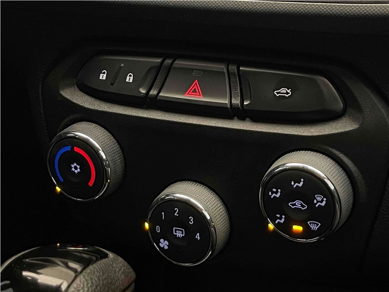 Foto do veículo CHEVROLET ONIX 1.4 MPFI LTZ 8V FLEX 4P AUTOMÁTICO 2019 69.079 KM 66.900,00