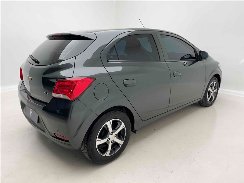 Foto do veículo CHEVROLET ONIX 1.4 MPFI LTZ 8V FLEX 4P AUTOMÁTICO 2019 69.079 KM 66.900,00