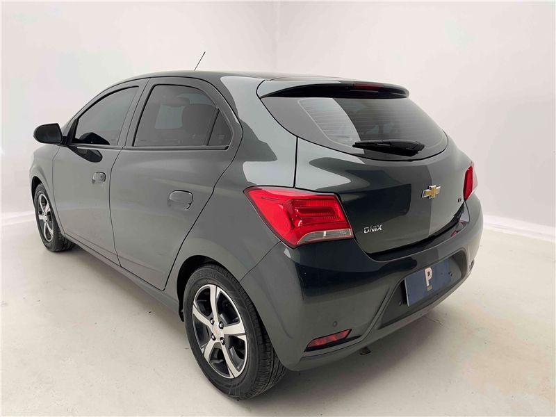 Foto do veículo CHEVROLET ONIX 1.4 MPFI LTZ 8V FLEX 4P AUTOMÁTICO 2019 69.079 KM 66.900,00