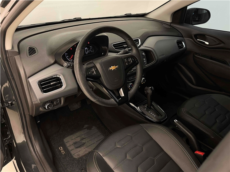 Foto do veículo CHEVROLET ONIX 1.4 MPFI LTZ 8V FLEX 4P AUTOMÁTICO 2019 69.079 KM 66.900,00