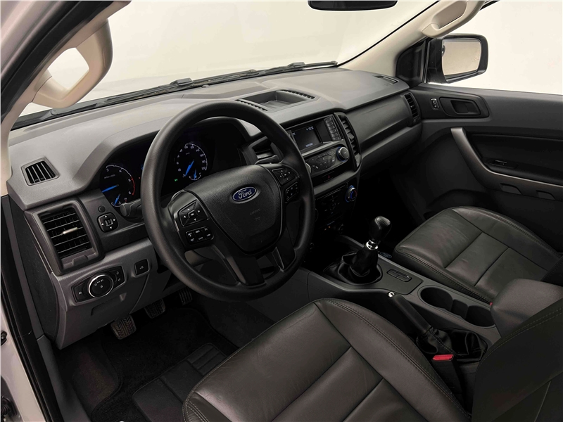 Foto do veículo FORD RANGER 2.2 XLS 4X2 CD 16V DIESEL 4P MANUAL 2018 68.168 KM 129.900,00