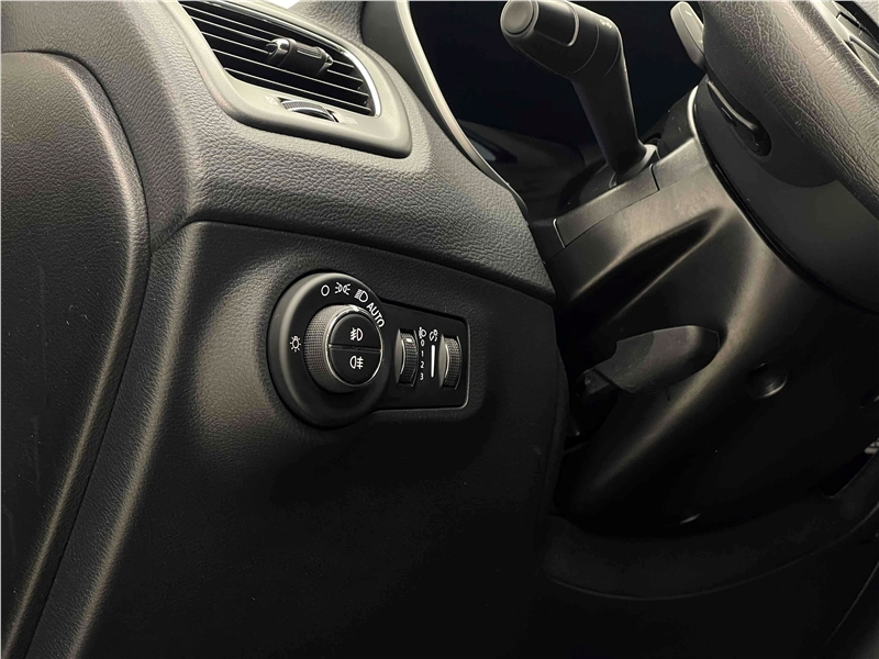 Foto do veículo JEEP COMPASS 2.0 16V FLEX LONGITUDE AUTOMÁTICO 2017 57.419 KM 101.900,00