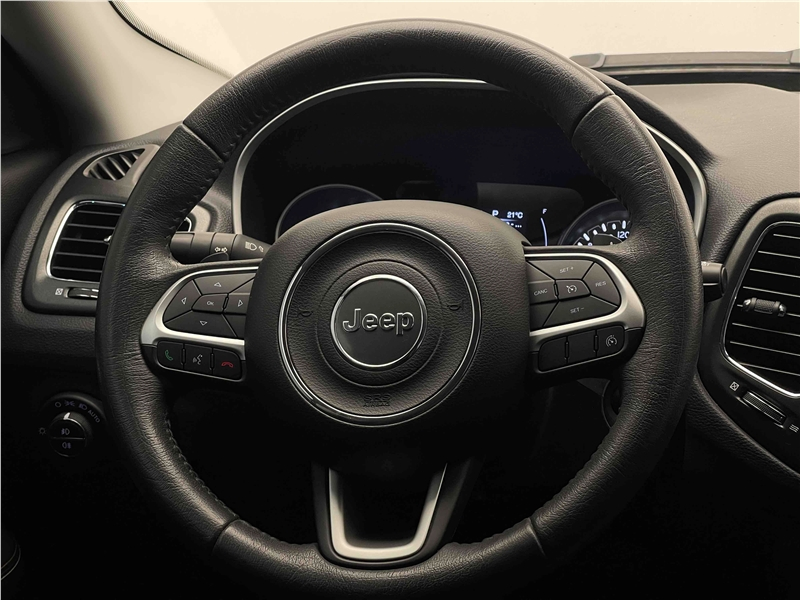 Foto do veículo JEEP COMPASS 2.0 16V FLEX LONGITUDE AUTOMÁTICO 2017 57.419 KM 101.900,00