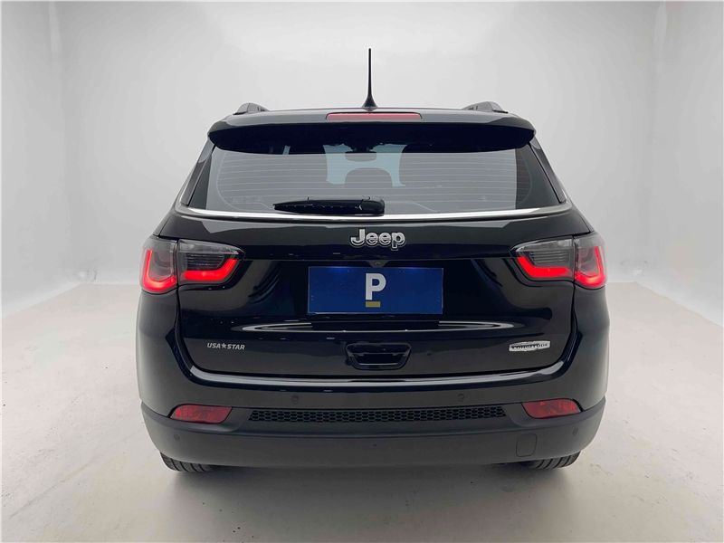 Foto do veículo JEEP COMPASS 2.0 16V FLEX LONGITUDE AUTOMÁTICO 2017 57.419 KM 101.900,00