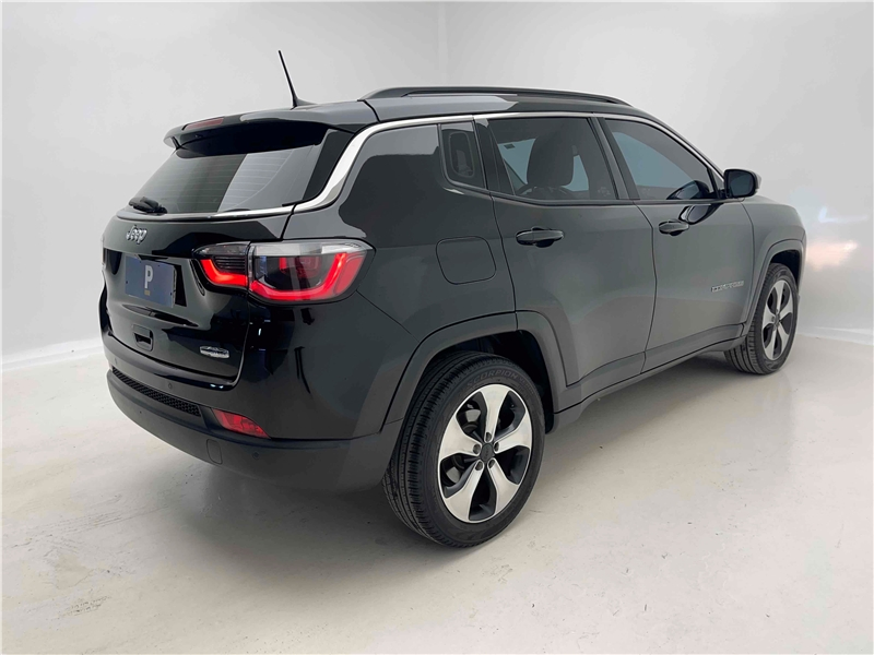 Foto do veículo JEEP COMPASS 2.0 16V FLEX LONGITUDE AUTOMÁTICO 2017 57.419 KM 101.900,00