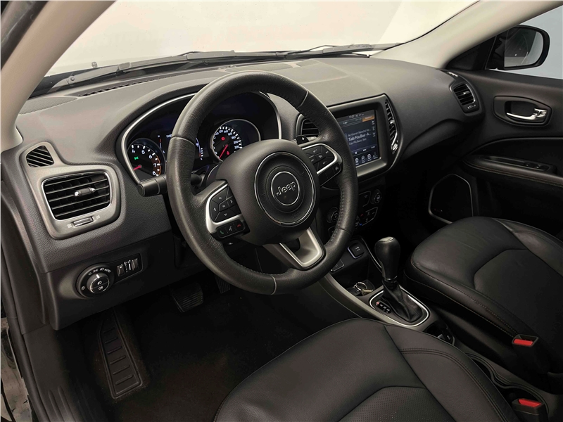 Foto do veículo JEEP COMPASS 2.0 16V FLEX LONGITUDE AUTOMÁTICO 2017 57.419 KM 101.900,00