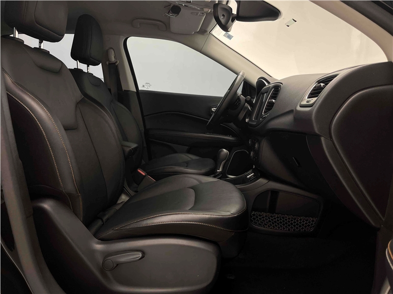 Foto do veículo JEEP COMPASS 2.0 16V FLEX LONGITUDE AUTOMÁTICO 2017 57.419 KM 101.900,00