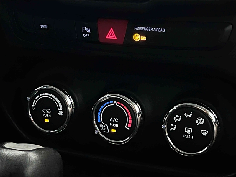 Foto do veículo JEEP RENEGADE 1.8 16V FLEX SPORT 4P AUTOMÁTICO 2017 41.375 KM 74.900,00