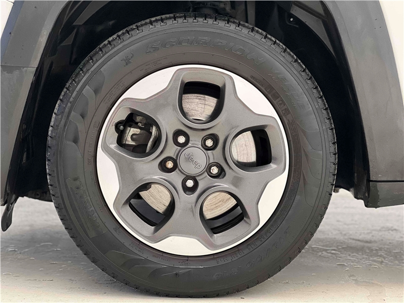 Foto do veículo JEEP RENEGADE 1.8 16V FLEX SPORT 4P AUTOMÁTICO 2017 41.375 KM 74.900,00