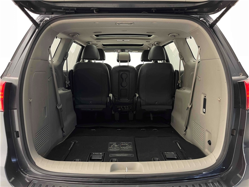 Foto do veículo KIA CARNIVAL 3.3 EX V6 24V GASOLINA 4P AUTOMATICO 2016 78.626 KM 205.900,00