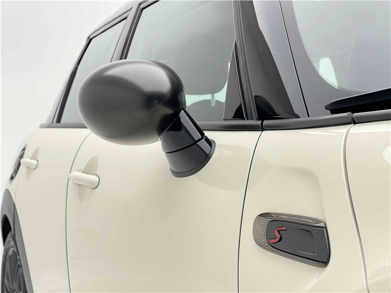Foto do veículo MINI COOPER 2.0 S TOP 16V TURBO GASOLINA 4P AUTOMÁTICO 2015 84.204 KM 97.900,00