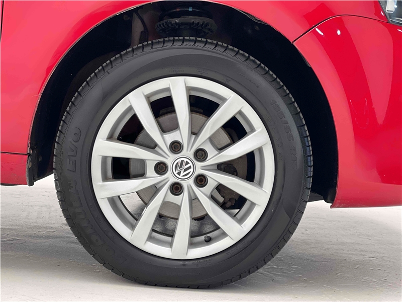 Foto do veículo VOLKSWAGEN FOX 1.0 MI 8V FLEX 4P MANUAL 2014 78.220 KM 39.900,00
