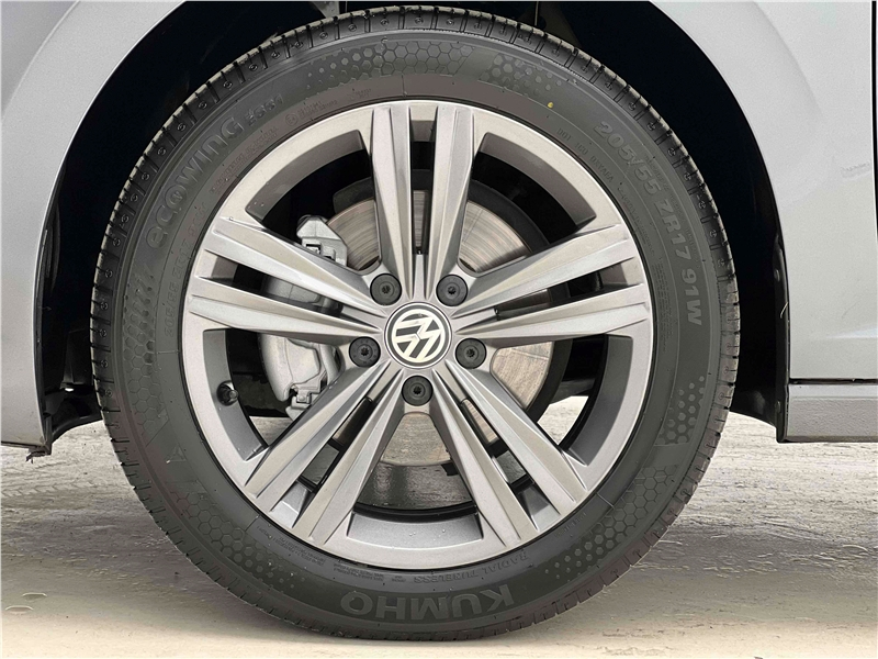 Foto do veículo VOLKSWAGEN JETTA 1.4 250 TSI TOTAL FLEX R-LINE TIPTRONIC 2019 46.834 KM 117.900,00