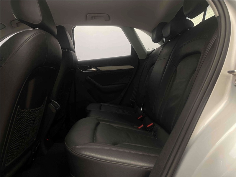 Foto do veículo AUDI Q3 2.0 TFSI ATTRACTION QUATTRO 4P GASOLINA S TRONIC 2014 52.981 KM 85.900,00