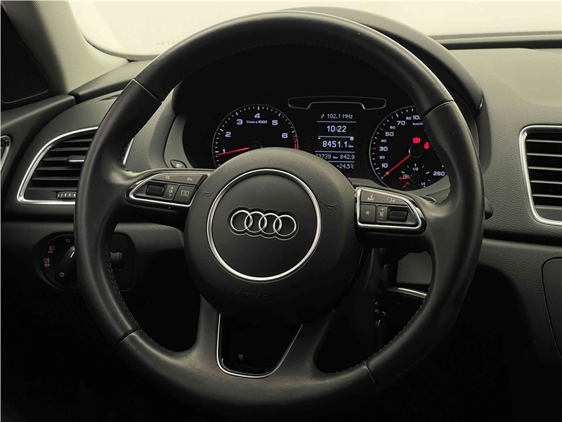 Foto do veículo AUDI Q3 2.0 TFSI ATTRACTION QUATTRO 4P GASOLINA S TRONIC 2014 52.981 KM 85.900,00