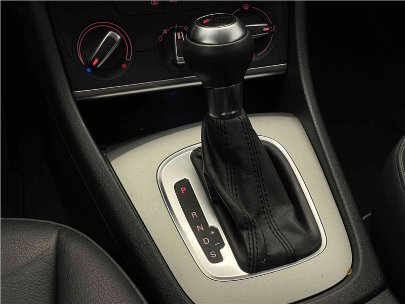 Foto do veículo AUDI Q3 2.0 TFSI ATTRACTION QUATTRO 4P GASOLINA S TRONIC 2014 52.981 KM 85.900,00