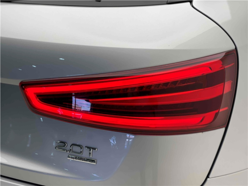 Foto do veículo AUDI Q3 2.0 TFSI ATTRACTION QUATTRO 4P GASOLINA S TRONIC 2014 52.981 KM 85.900,00