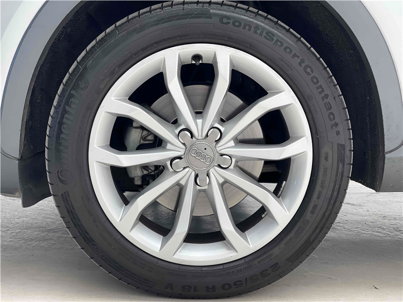 Foto do veículo AUDI Q3 2.0 TFSI ATTRACTION QUATTRO 4P GASOLINA S TRONIC 2014 52.981 KM 85.900,00