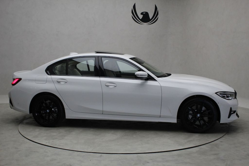 Foto do veículo BMW  330I SPORT 2019 3.110 KM 215.000,00