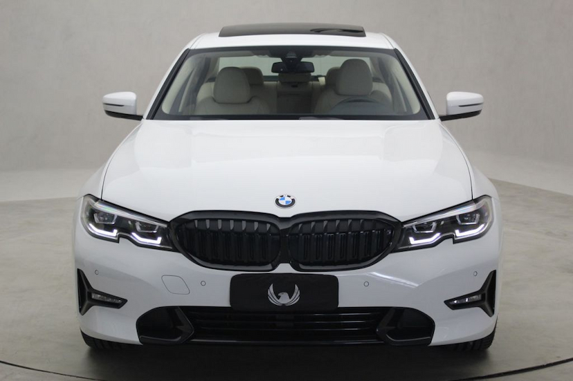 Foto do veículo BMW  330I SPORT 2019 3.110 KM 215.000,00