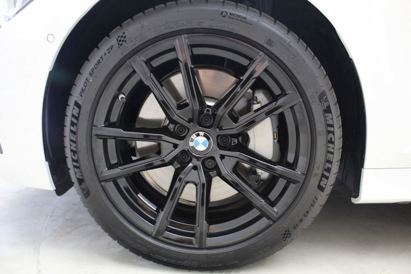 Foto do veículo BMW  330I SPORT 2019 3.110 KM 215.000,00