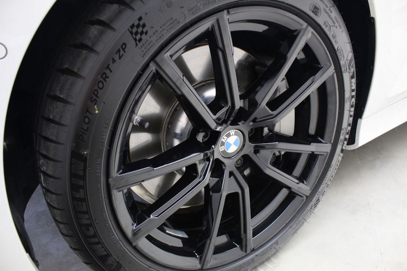 Foto do veículo BMW  330I SPORT 2019 3.110 KM 215.000,00
