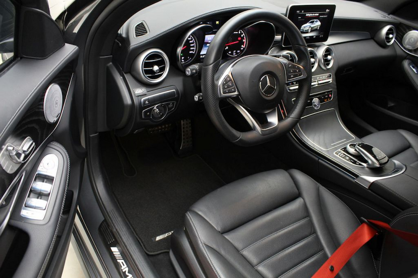 Foto do veículo MERCEDES-BENZ  C43 AMG 2018 21.500 KM 339.000,00