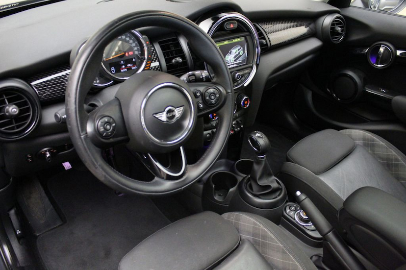 Foto do veículo MINI  COOPER S EXCLUSIVE 4P 2017 39.670 KM 89.900,00