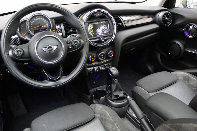 Foto do veículo MINI  COOPER S EXCLUSIVE 4P 2017 39.670 KM 89.900,00