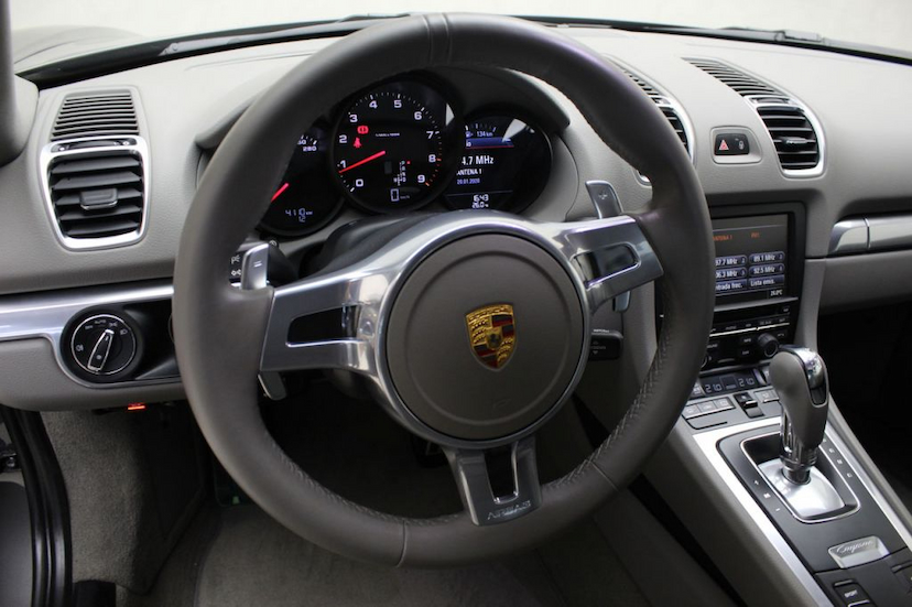 Foto do veículo PORSCHE  CAYMAN 2016 4.110 KM 319.000,00
