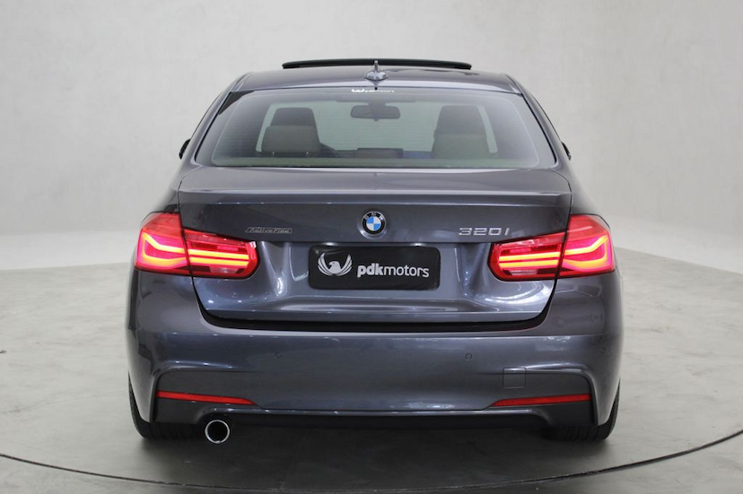 Foto do veículo BMW  320I M SPORT 2016 30.170 KM 122.000,00