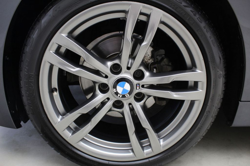 Foto do veículo BMW  320I M SPORT 2016 30.170 KM 122.000,00