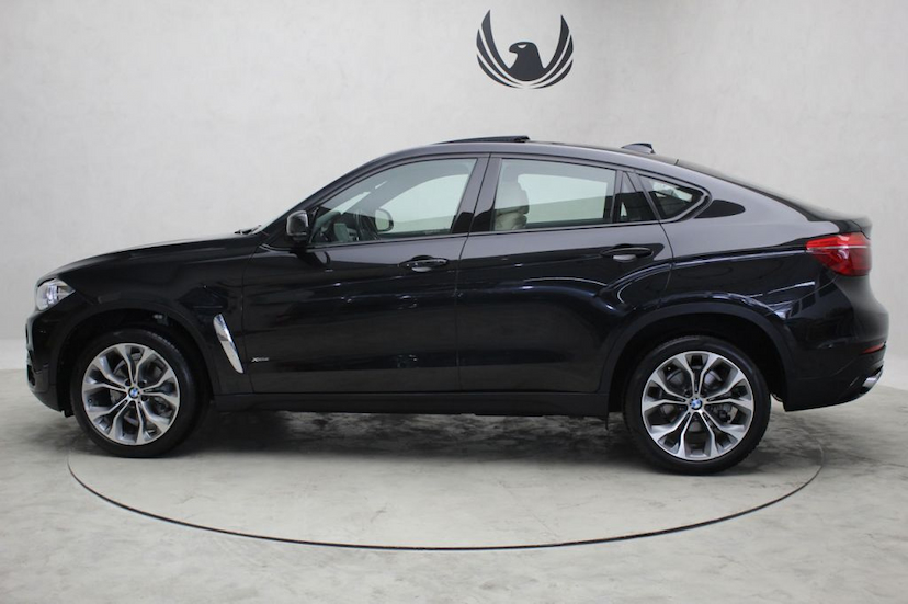 Foto do veículo BMW  X6 35I X-DRIVE 2016 31.950 KM 219.900,00