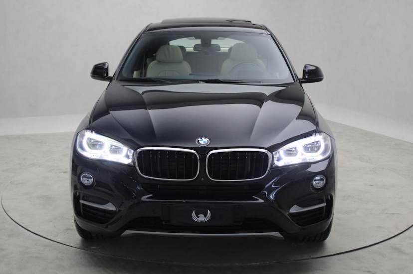 Foto do veículo BMW  X6 35I X-DRIVE 2016 31.950 KM 219.900,00