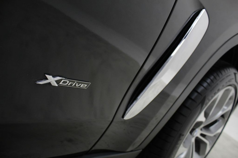 Foto do veículo BMW  X6 35I X-DRIVE 2016 31.950 KM 219.900,00