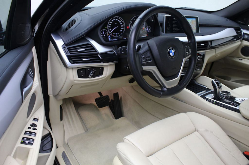 Foto do veículo BMW  X6 35I X-DRIVE 2016 31.950 KM 219.900,00