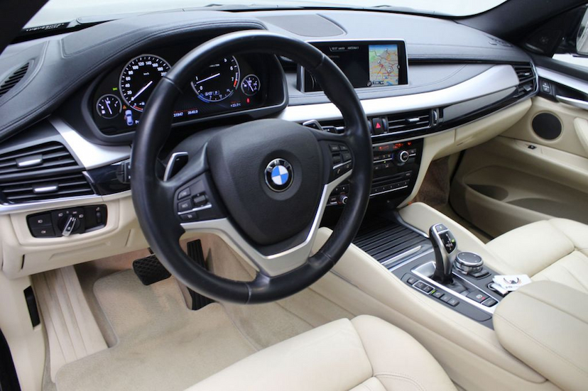 Foto do veículo BMW  X6 35I X-DRIVE 2016 31.950 KM 219.900,00