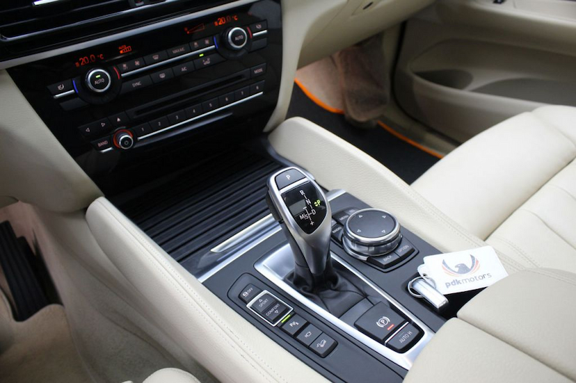Foto do veículo BMW  X6 35I X-DRIVE 2016 31.950 KM 219.900,00
