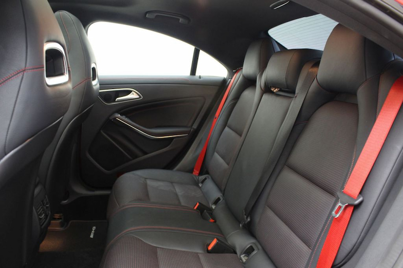 Foto do veículo MERCEDES-BENZ  CLA 45 AMG 2015 22.936 KM 188.000,00