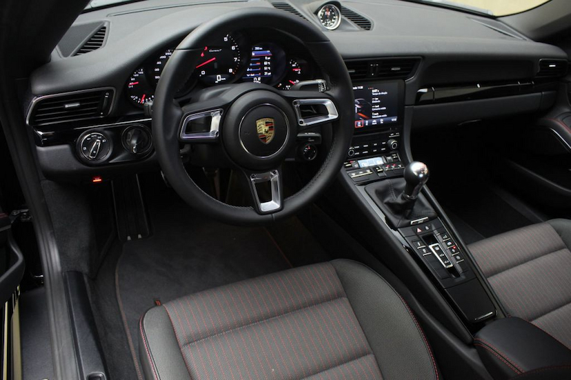 Foto do veículo PORSCHE  911 CARRERA T 2019 3.188 KM 569.000,00