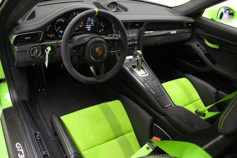 Foto do veículo PORSCHE 911 GT3 RS 2019 1.300 KM 1.820.000,00