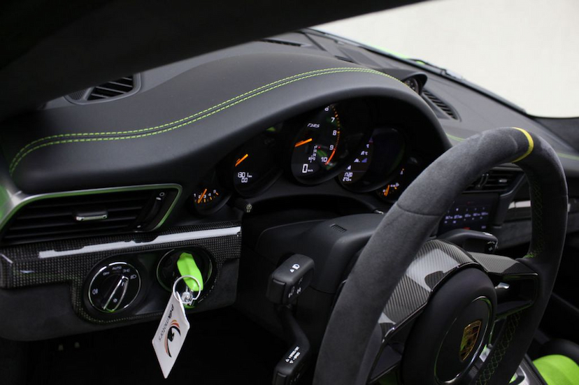 Foto do veículo PORSCHE 911 GT3 RS 2019 1.300 KM 1.820.000,00