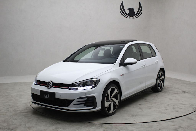 Foto do veículo VOLKSWAGEN  GOLF GTI 350 DSG 2019 14.440 KM 139.000,00