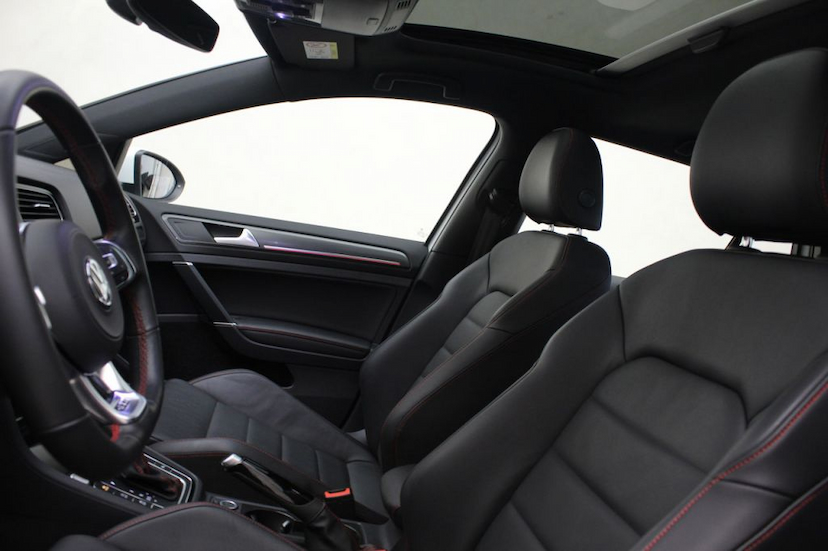 Foto do veículo VOLKSWAGEN  GOLF GTI 350 DSG 2019 14.440 KM 139.000,00