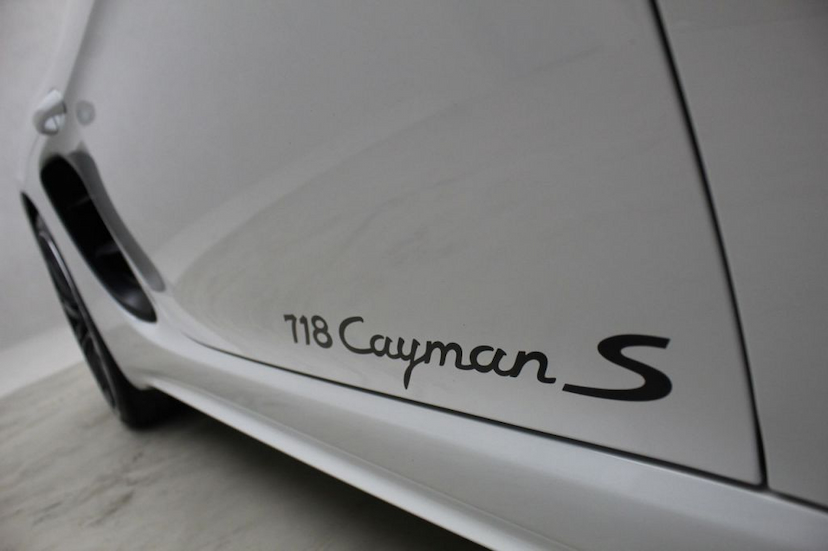 Foto do veículo PORSCHE  718 CAYMAN S 2018 10.290 KM 399.000,00
