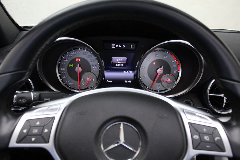 Foto do veículo MERCEDES-BENZ  SLK 250 2015 23.660 KM 149.000,00
